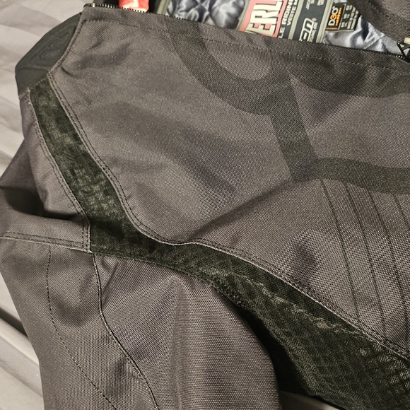 Icon Overlord Black Jacket - Picture 2 of 7